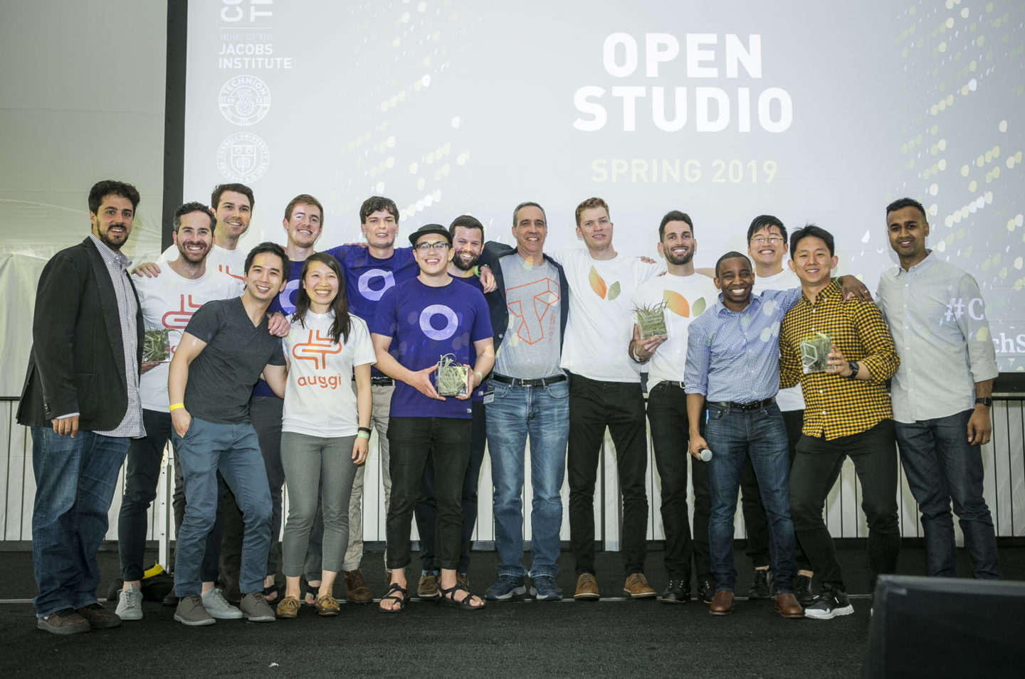 2019 Startup Award Winners and Studio advisors