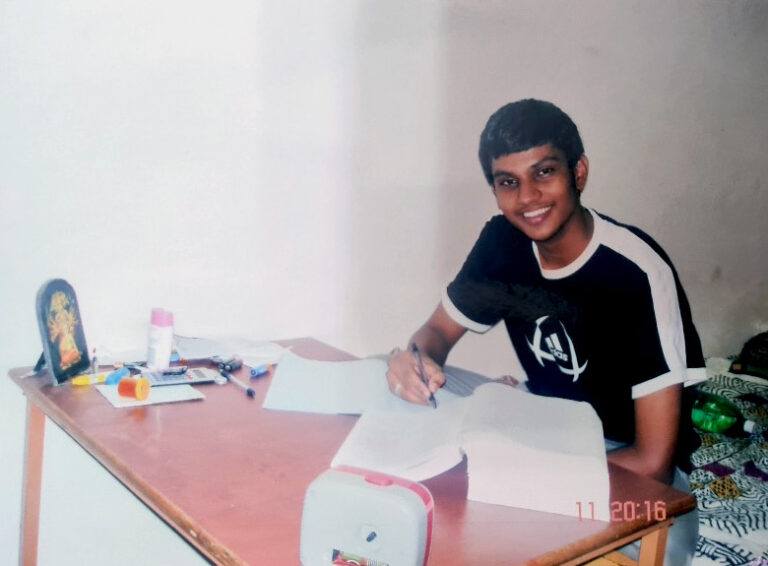 Shreyas Kulkarni MS ’17 in 11th grade in 2006, studying computer programming without a computer